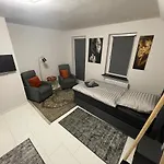 Komfortable Einf Haus- 4 Pers Einzelzi Max 8 Pers Vakantiehuis *