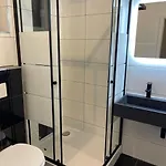 Semesterbostad Komfortable Einf Haus- 4 Pers Einzelzi Max 8 Pers *