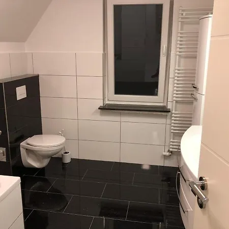 Komfortable Einf Haus- 4 Pers Einzelzi Max 8 Pers Bréma