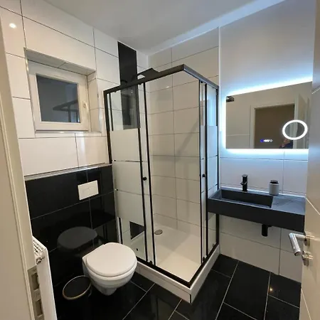 Komfortable Einf Haus- 4 Pers Einzelzi Max 8 Pers